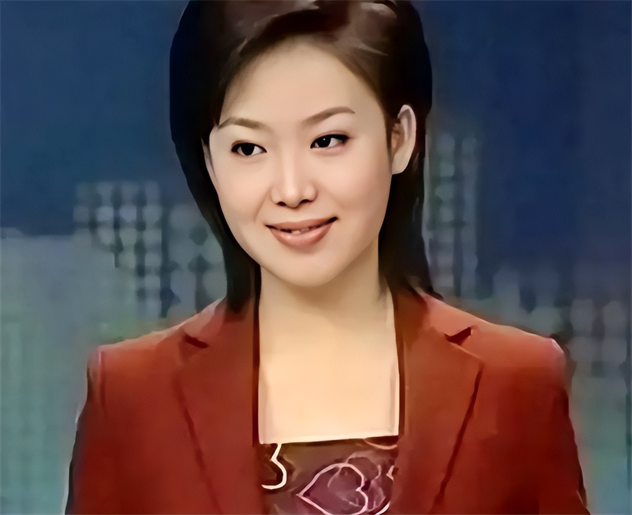 央视播音员郑丽近照,央视新闻播音主持人郑丽