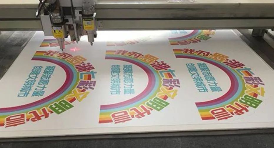 kt板裱不干胶,kt板立体背景墙怎么组装