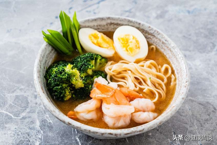 鱼虾肉蛋蟹是发物吗,鱼虾鸡蛋牛羊肉是发物吗