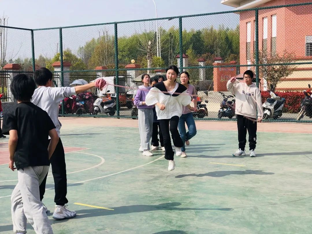 随县第三届“新华杯”中小学生运动会在炎帝学校举行