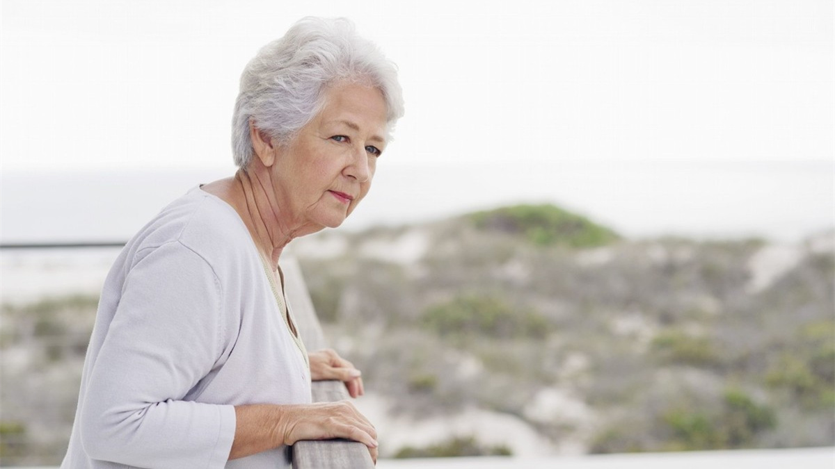 大妈被儿媳百般刁难,老人被女儿女婿嫌弃怎么办