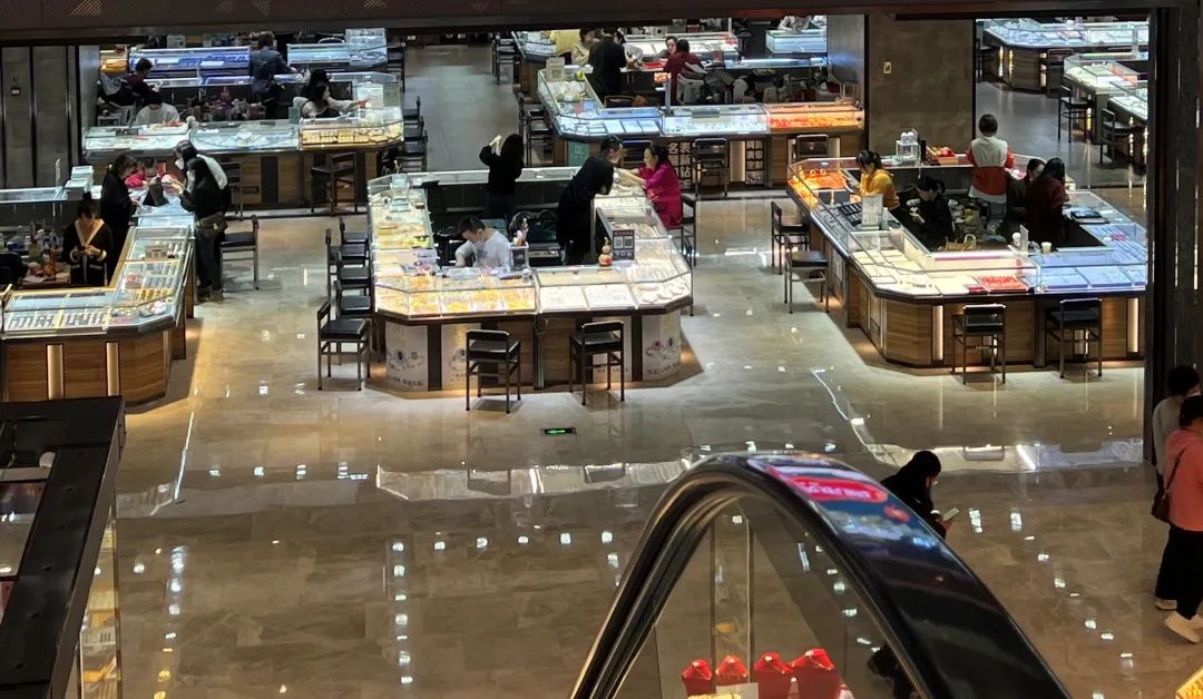 我在水贝当淘小二，这里人均身价过亿，每天都有黄金传奇