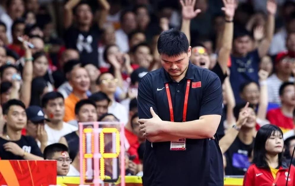 姚明，这些年你太难了！看43岁的你卸任CBA董事长，我长舒了口气