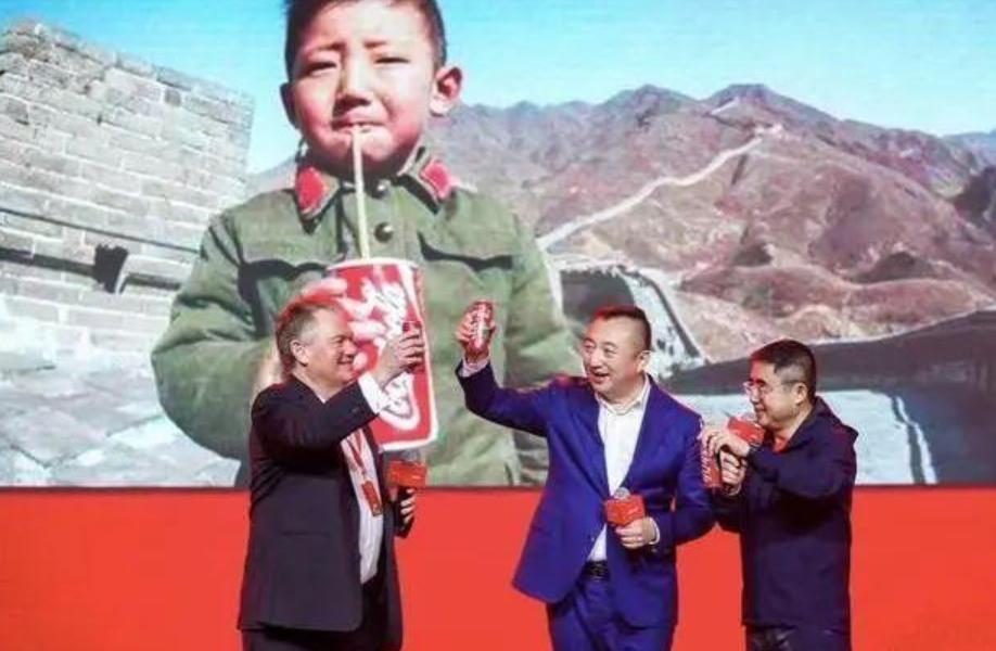 1979长城上喝可乐的小男孩是谁,1979年长城喝可乐男孩图片