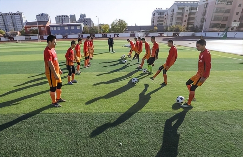 校园足球的普及带给我们什么,校园足球推进素质教育