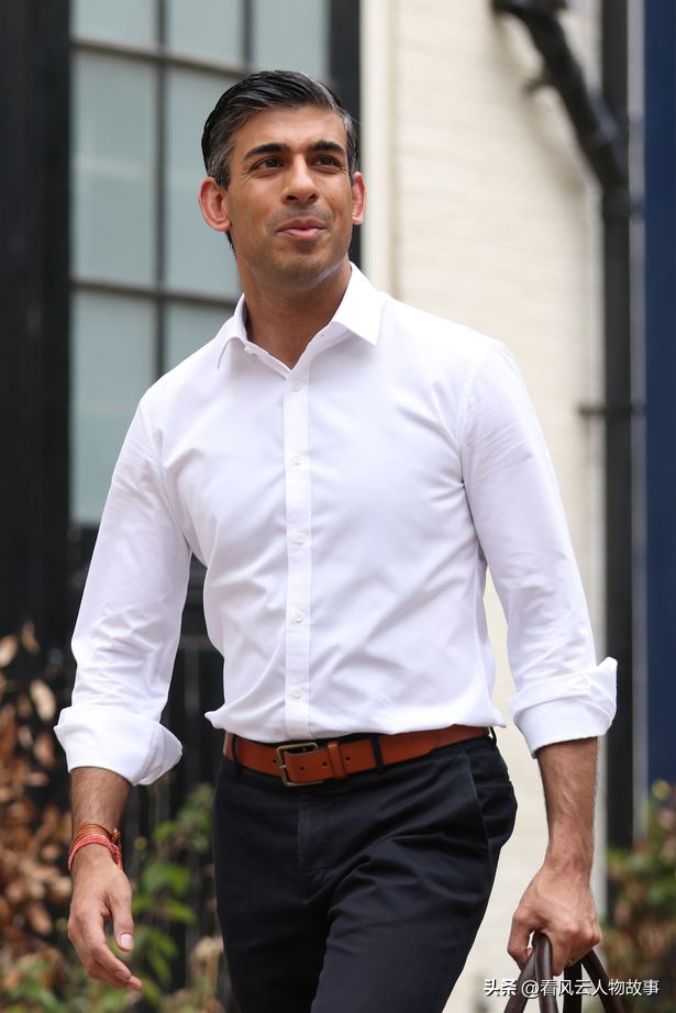 42岁英首相富婆妻子度假，身材瘦小干瘪，一周花6万受质疑