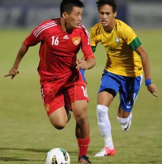 中国男足受伤后续,中国男足被打