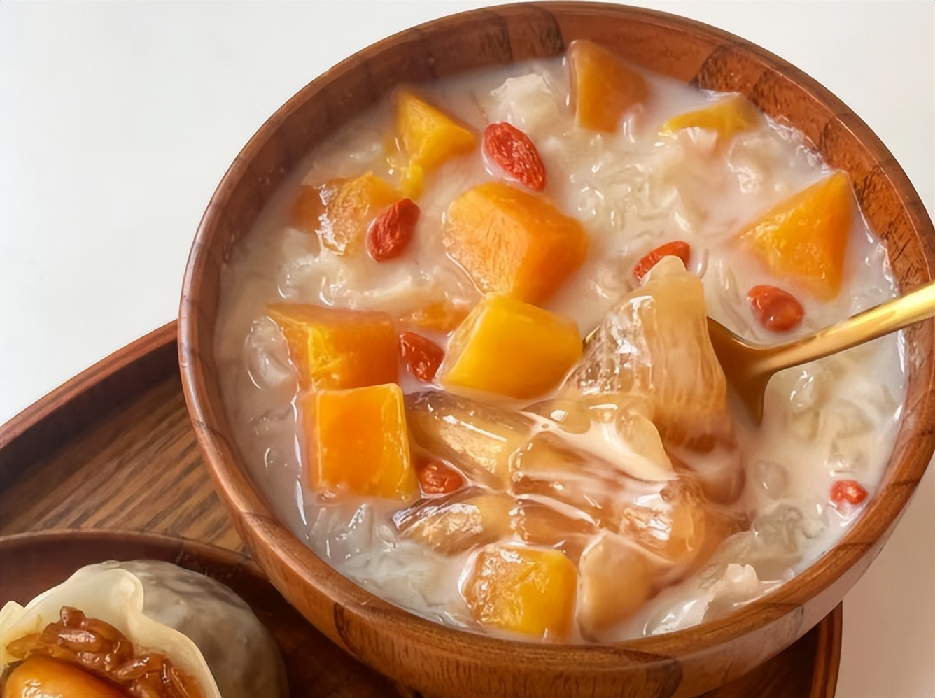 女人常吃什么美容抗衰老,女人不要想着用什么护肤品抗衰