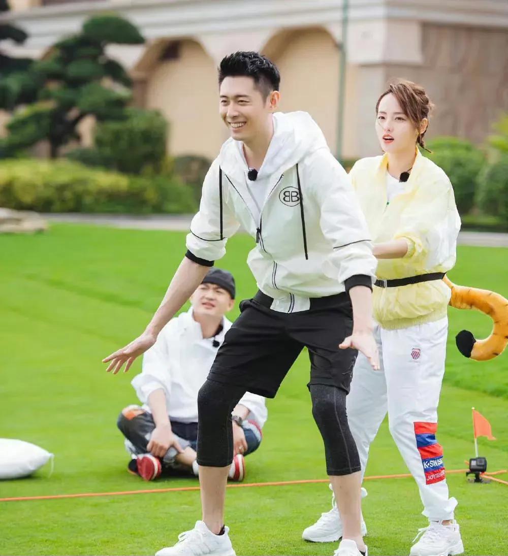 买超为啥那么喜欢张嘉倪,买超微博还写着张嘉倪老公吗