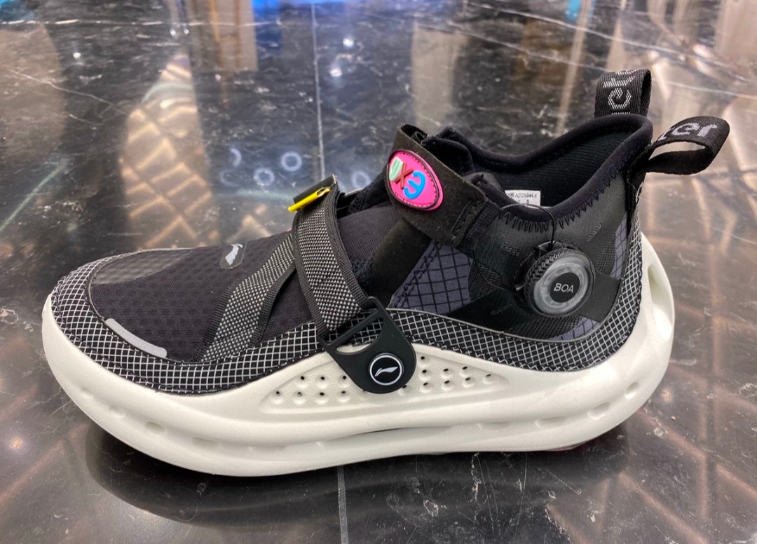 抄袭运动鞋,安踏和李宁运动鞋对比