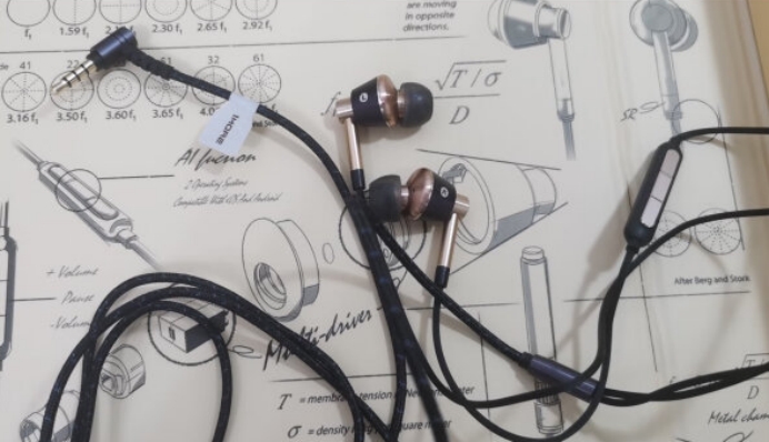 有线耳机哪种耳机重低音效果好,重低音头戴有线耳机