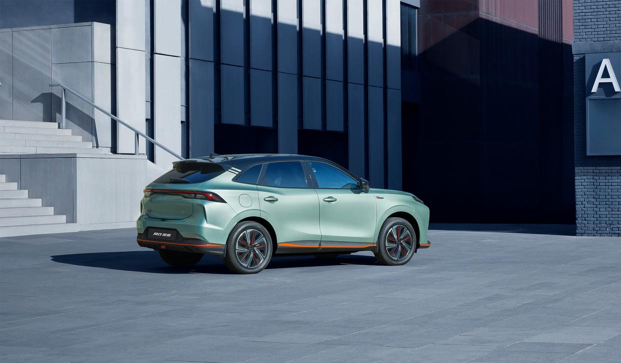 燃油车和新能源电动汽车,开了三年新能源车和燃油车相比