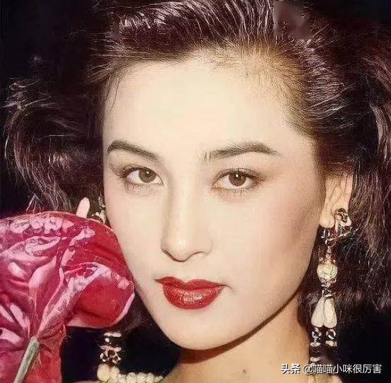 从追捧“丑模”吕燕到对眯眯眼说不，“高级脸”的pua该结束了