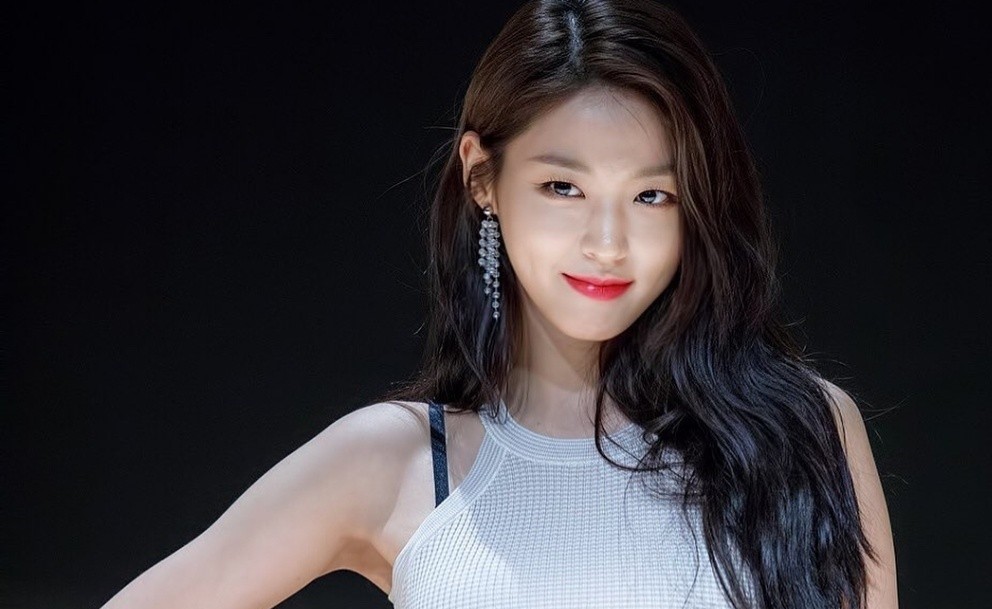 来姨妈怎么哄女朋友开心,女朋友来姨妈肚子疼怎么哄