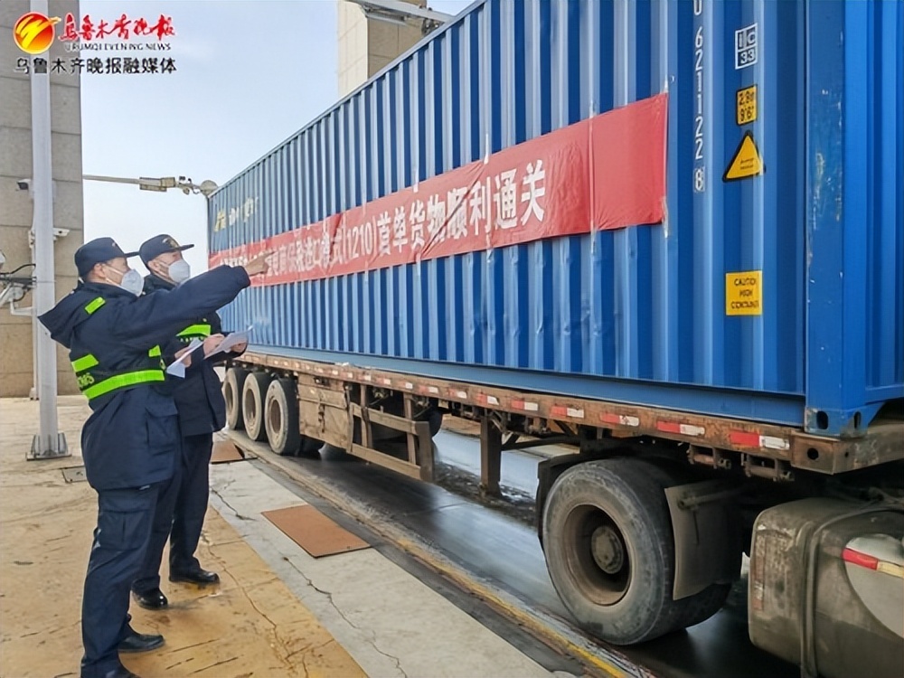 强信心开新局驶向田野的春耕列车,强信心稳预期开新局