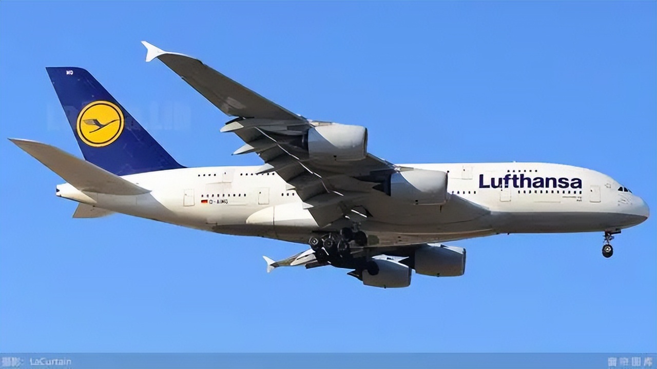 中国a380客机修理,a380首航降落