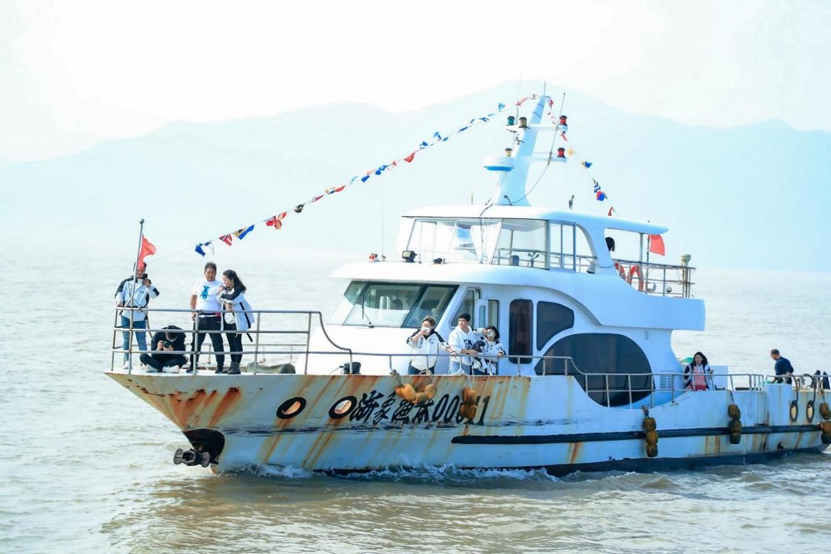 璇楁搸涓囬噷鐨撴瀬涓浗,璇楁搸