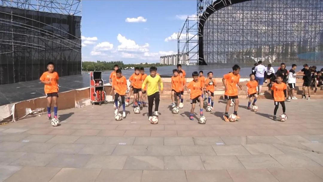 戮力同心助万企,办好十四运当好东道主