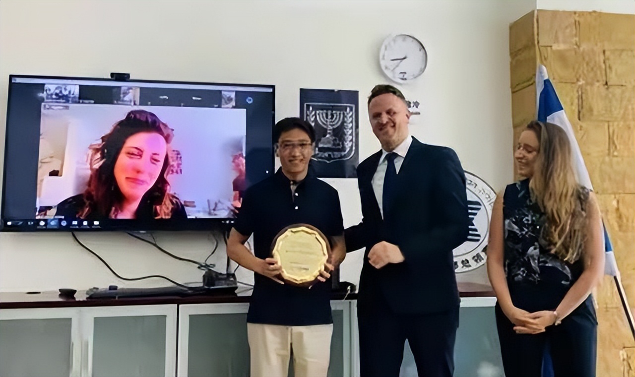 汶川地震中国男孩救以色列女孩,汶川地震以色列姑娘如今见到恩人