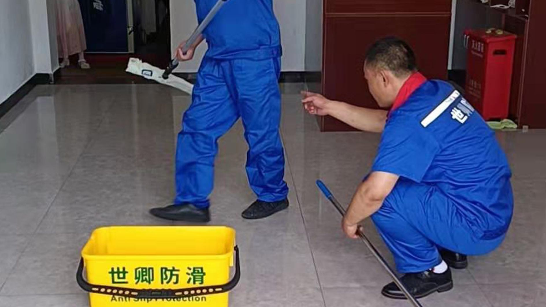 湛江餐饮防滑剂批发,湛江地板防滑剂价格表图片