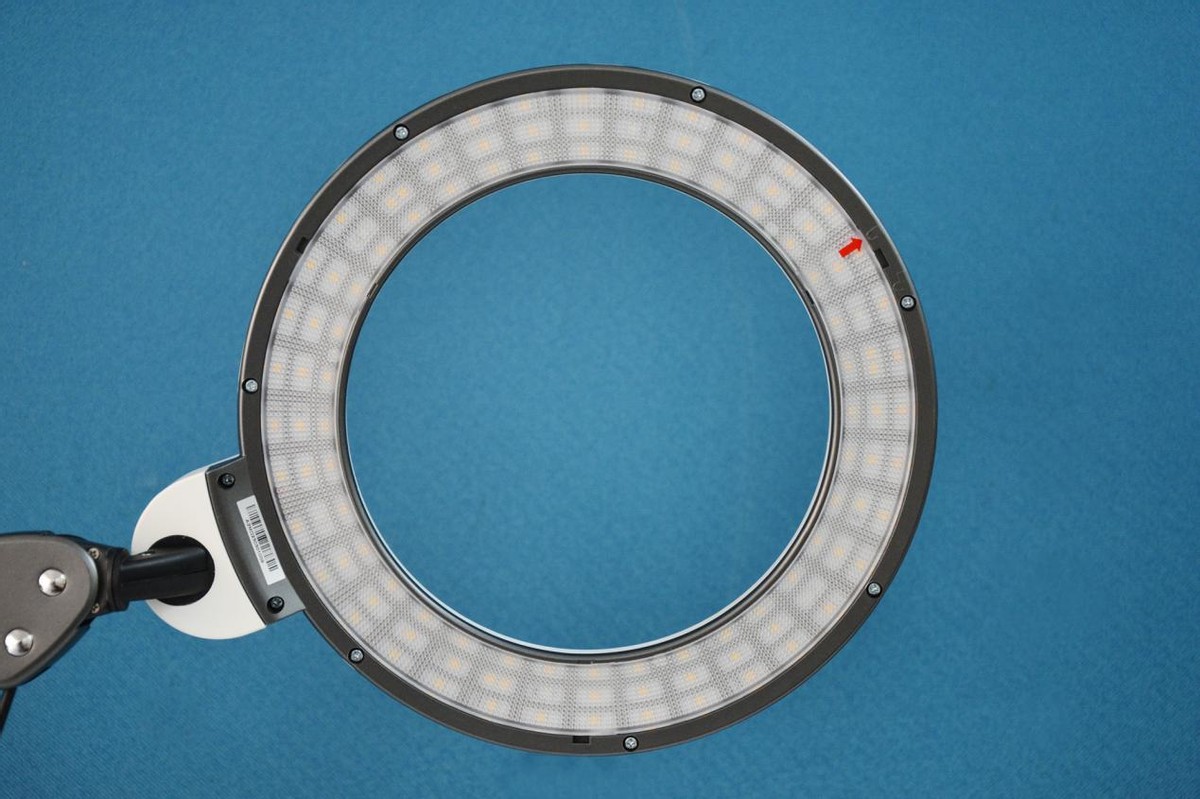 NIR红光真正护眼光，陪伴孩子学习，我选择天使之光2医安级护眼灯