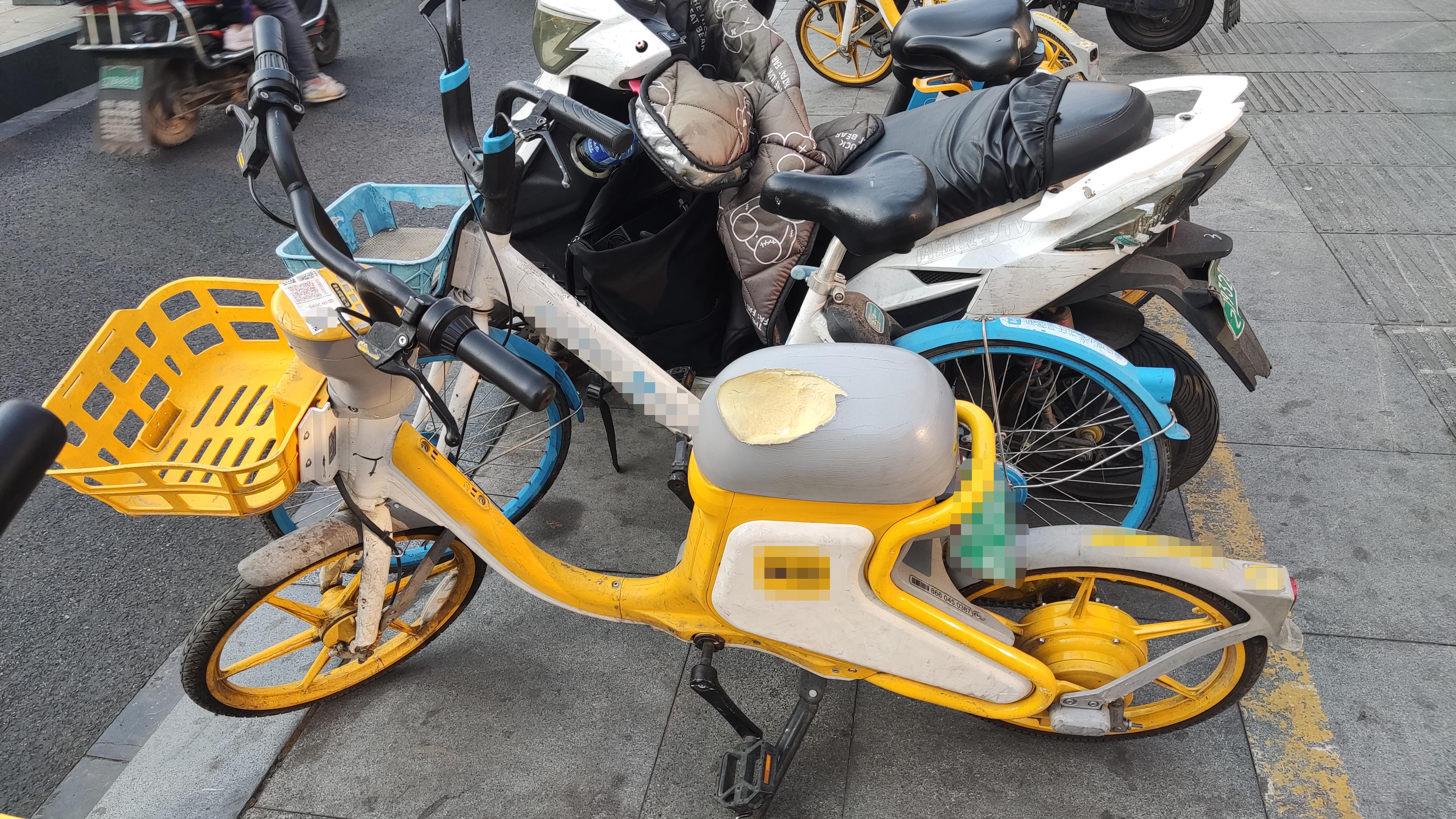 让人讨厌的牛皮癣广告,街头牛皮癣广告