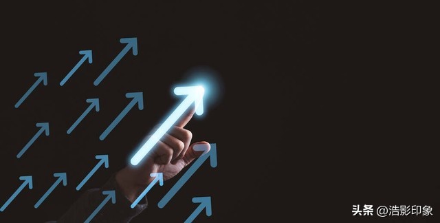 看完了2022年中国月收入的11个等级,我发现了两个残酷的事实