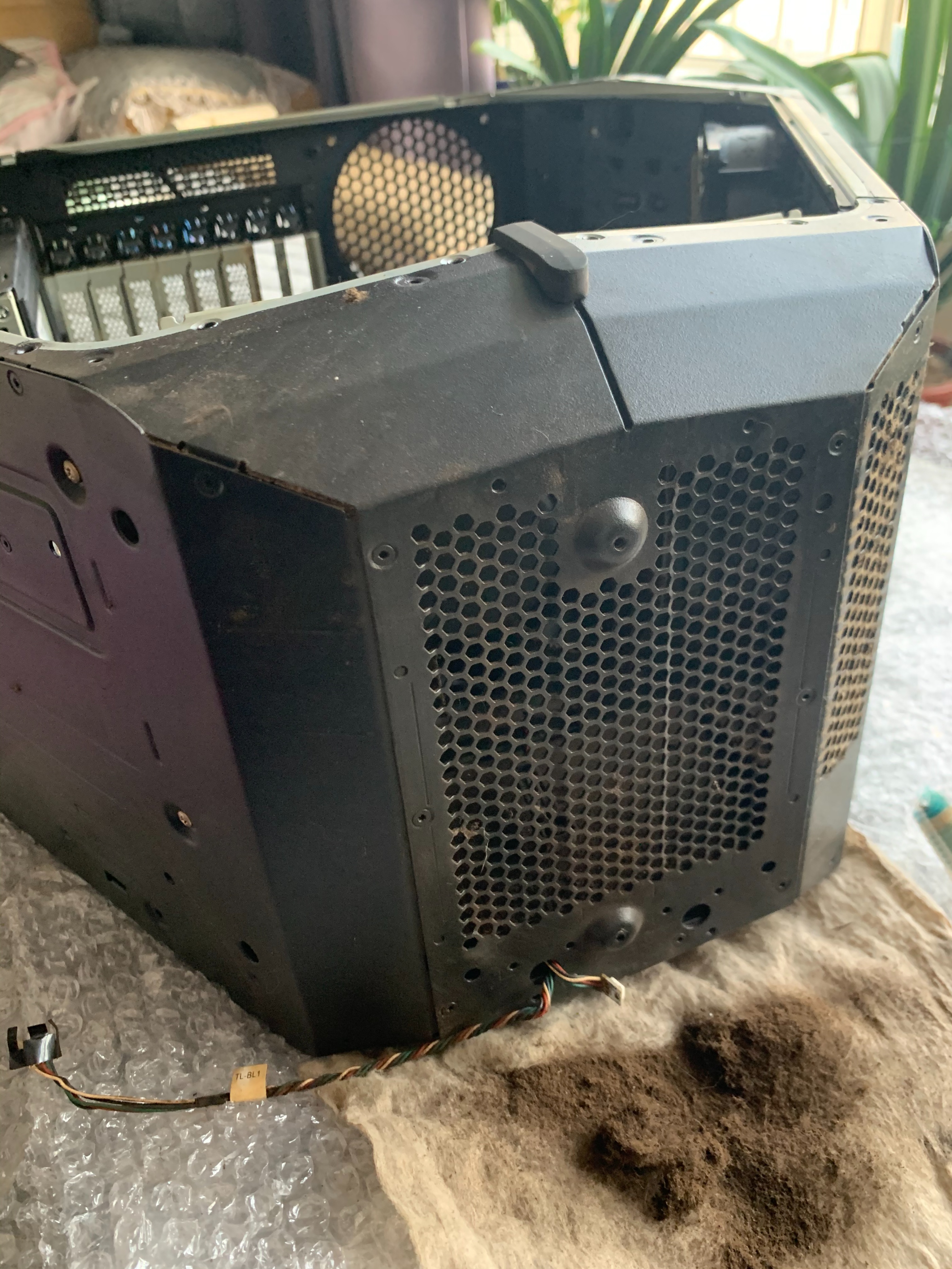 外星人大三角机箱什么材质,外星人大三角机箱购买