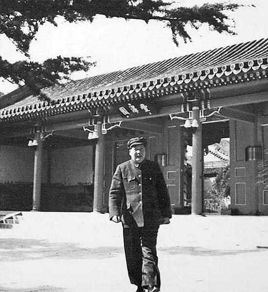 52年毛主席接见恩师李漱清，因何李漱清坦言：见到您，我有点害怕