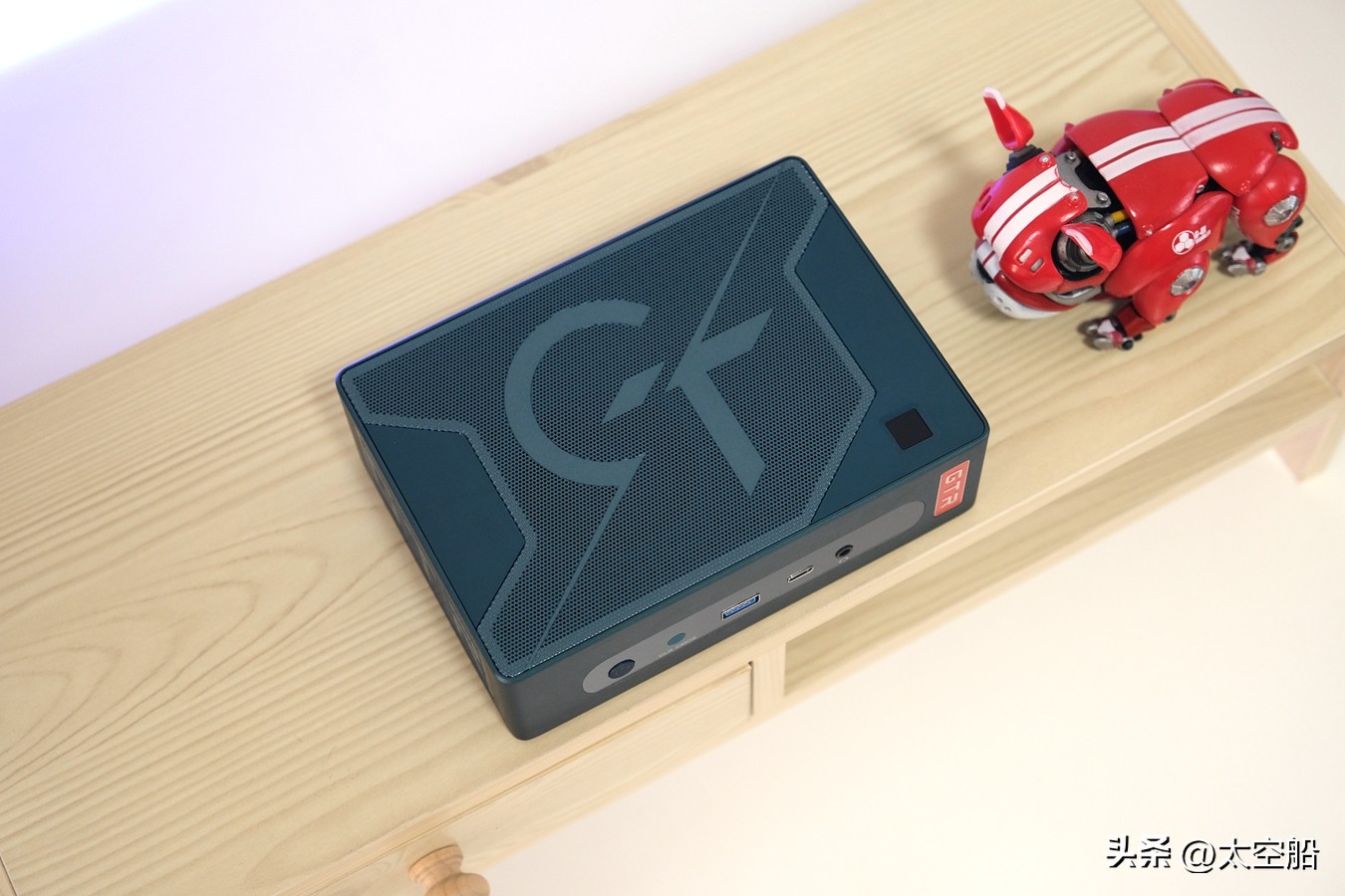 零刻gtr7和同配置笔记本,零刻gtr7电脑测评