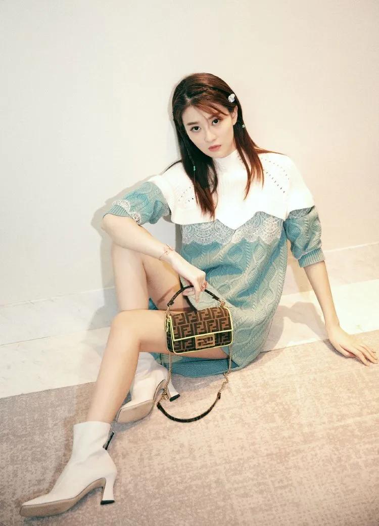 乔欣细腰美图,创想季乔欣长腿合集