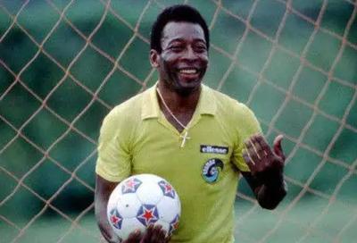 球王贝利巴西足球传奇,世界公认的三位球王