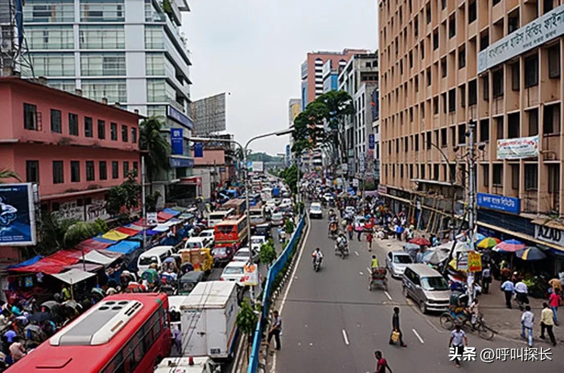 比浙江义乌还牛？钱论斤?本国人：不！我们用推车