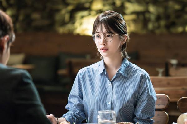 刚追女孩子礼物送什么比较好一点,送心仪女生礼物需要注意什么