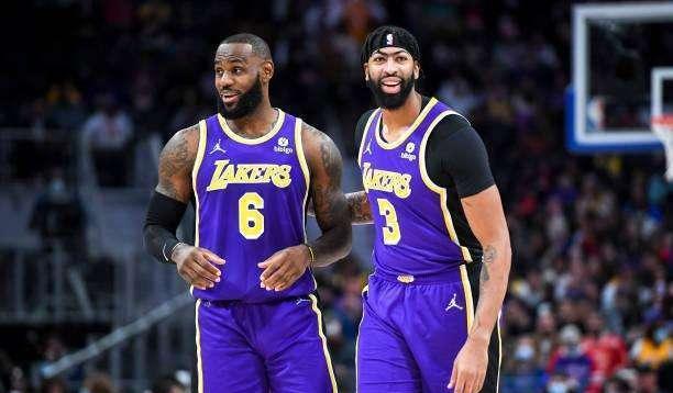 湖人交易得到斯玛特,斯玛特转会