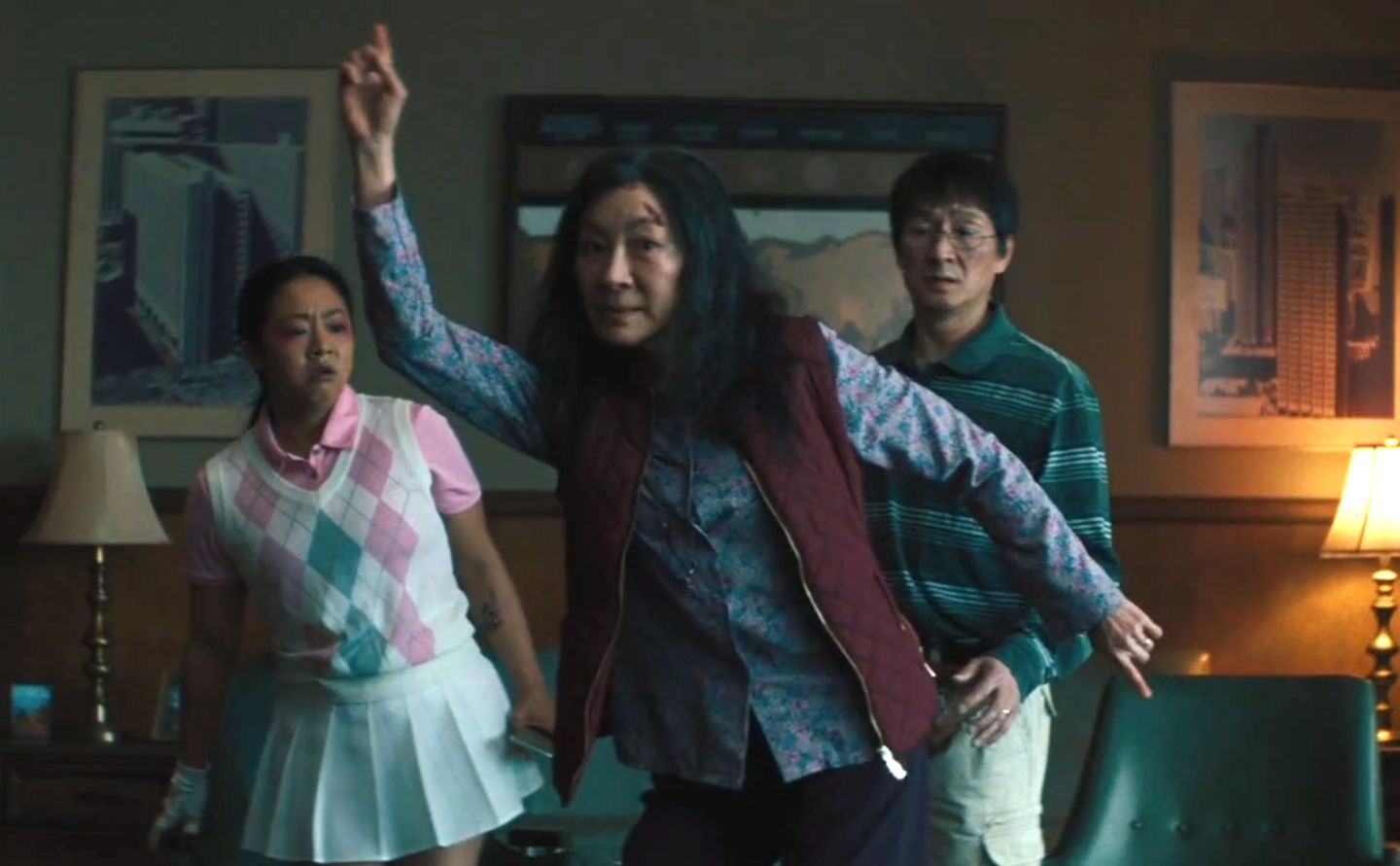 瞬息全宇宙——美国亚裔版的你好，李焕英