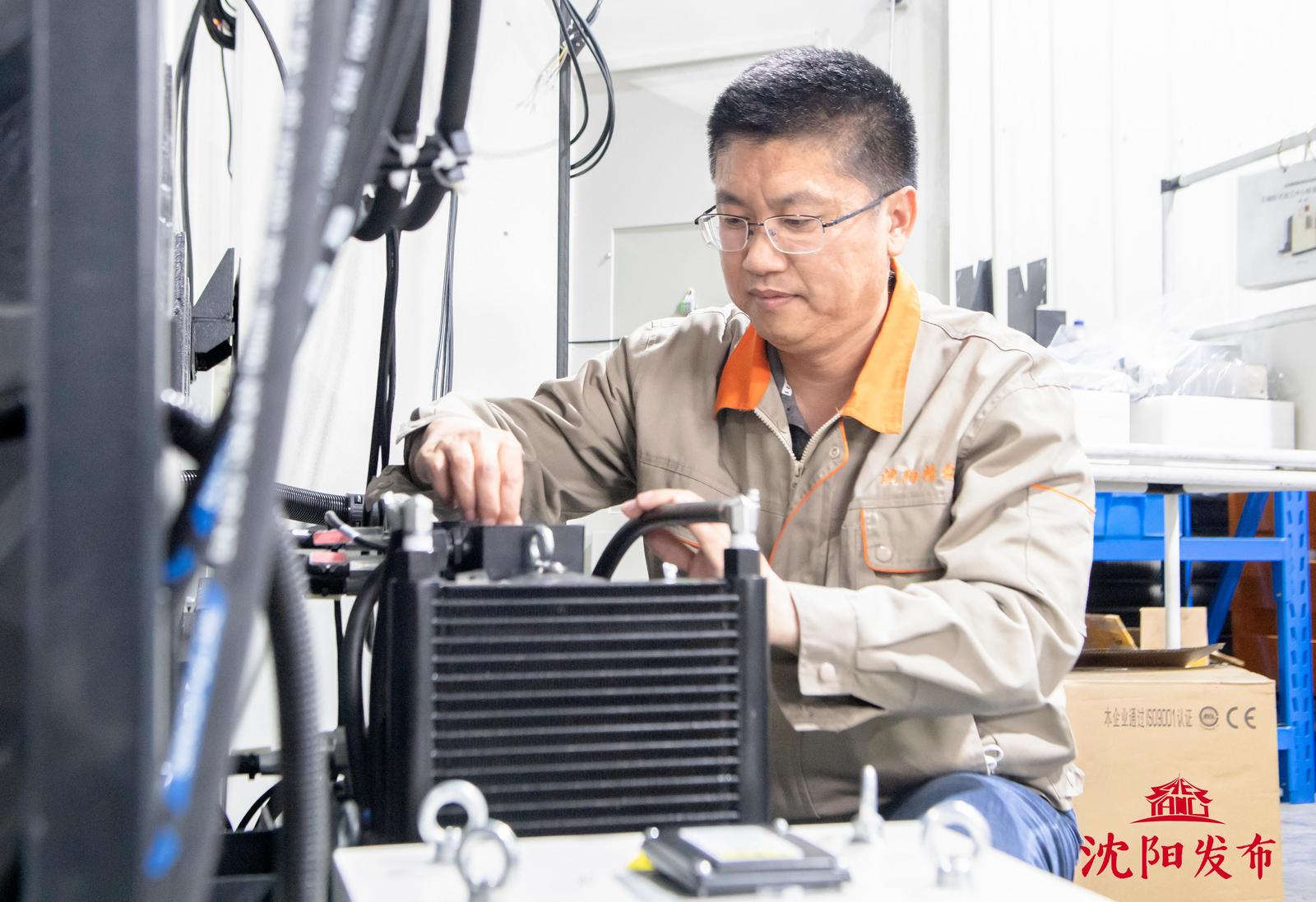 研制智能化生产线的领头人——记沈阳五一劳动奖章获得者张磊