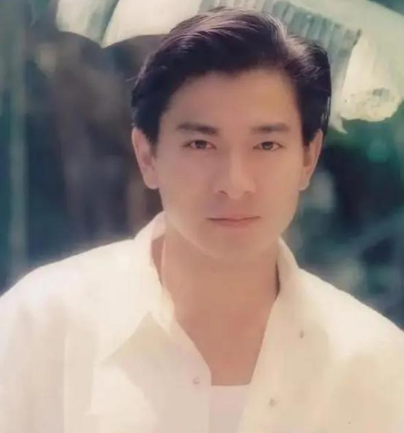 刘德华27岁的电影视频,刘德华几岁向吴倩莲求过婚