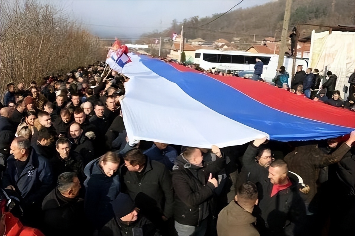 武契奇复兴南斯拉夫,武契奇返回塞尔维亚