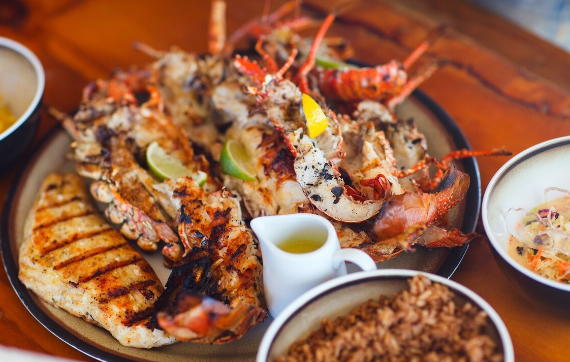 沿海哪里吃海鲜最好吃,中国第一滩海鲜美食推荐