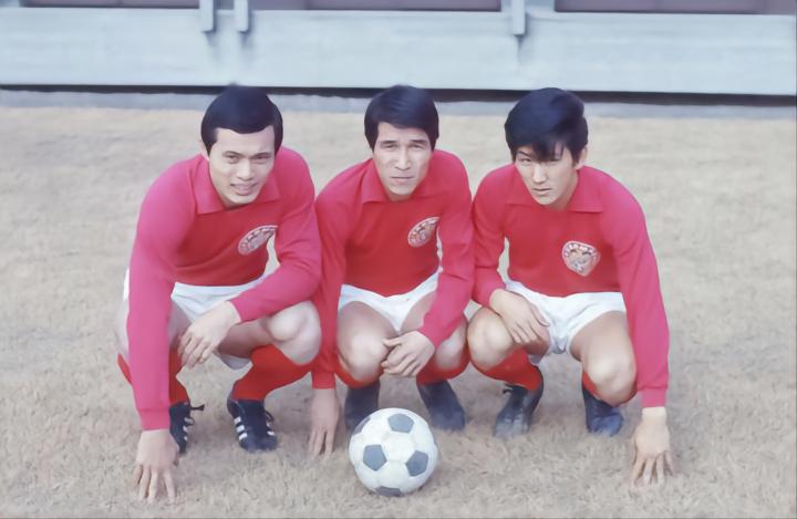 中国足球日本逆转德国后反思,日本队2-1逆转击败德国亚洲足球