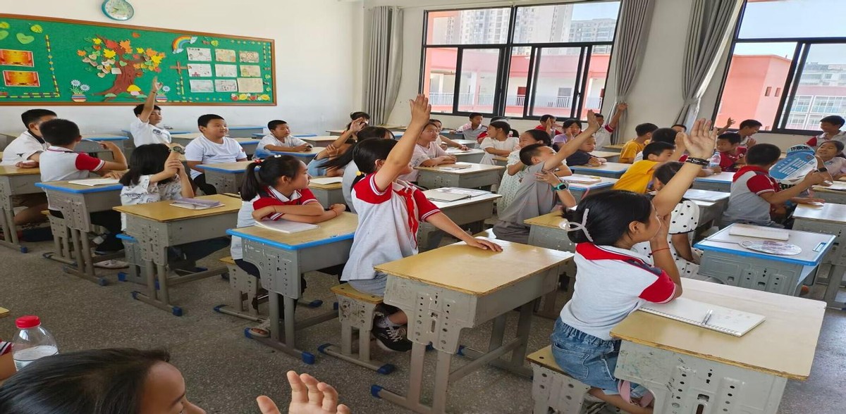 湖北学子三下乡追忆红色印记,湖北学子三下乡基层调研