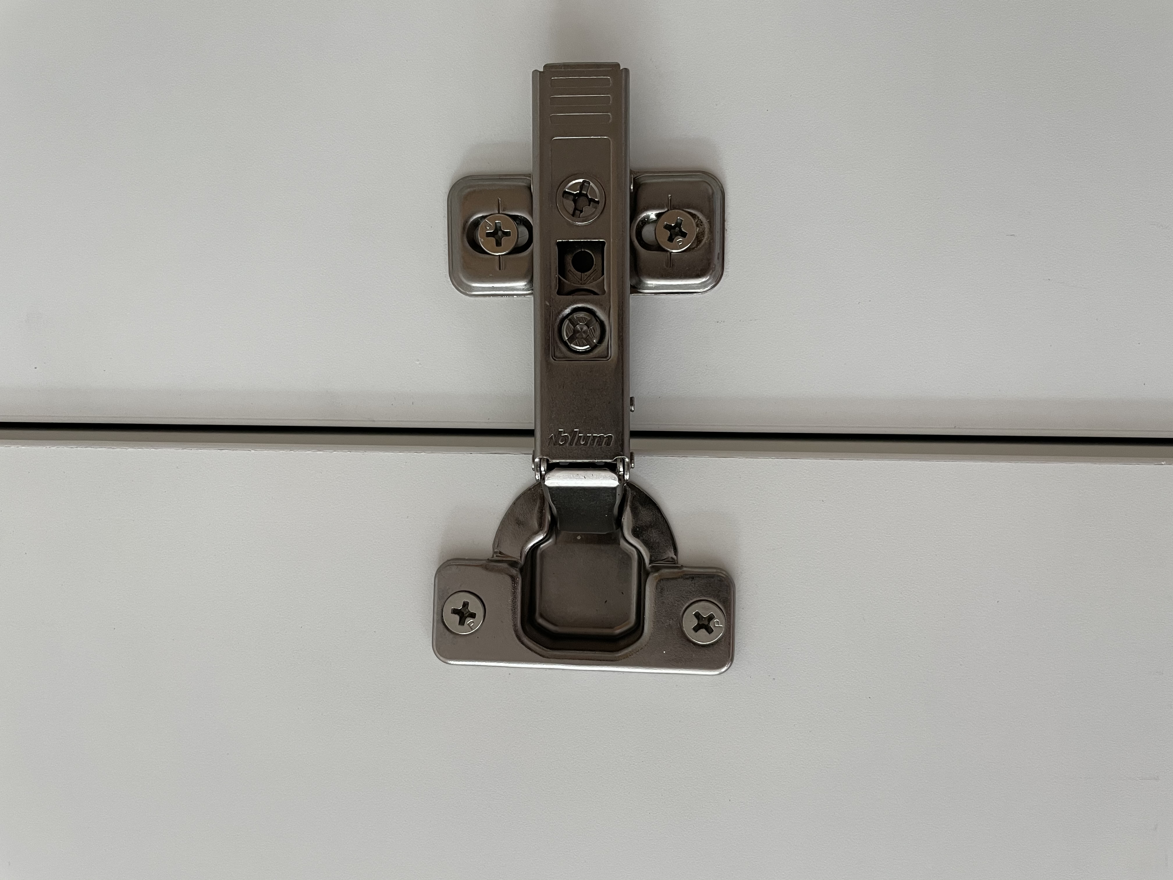 装修定制衣柜注意事项,衣柜板材怎么选性价比高又省钱