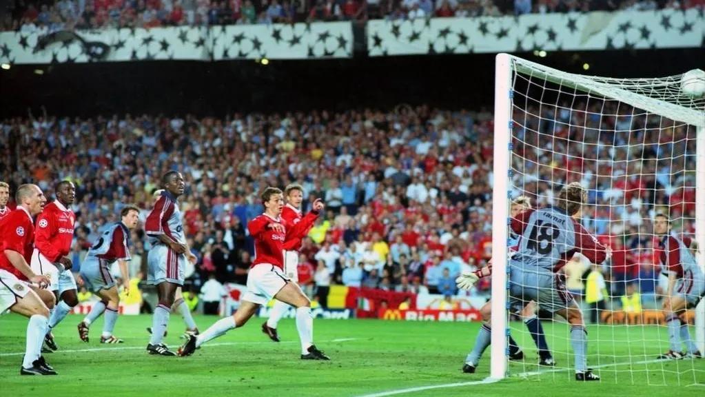 绝杀时刻燃爆全场曼联,英超史诗级一战3球逆转绝杀