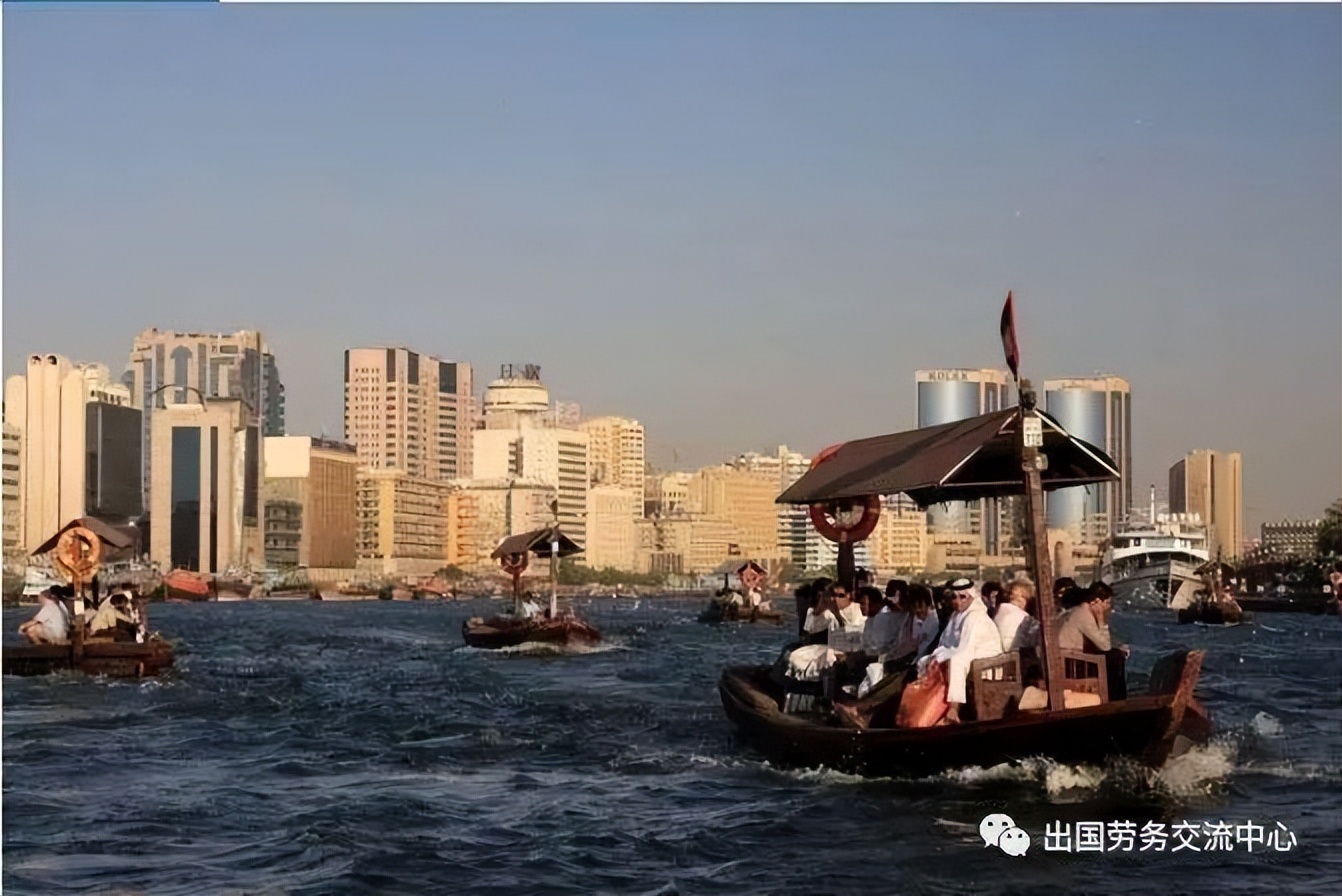 迪拜沙漠和海洋,迪拜海浪景点