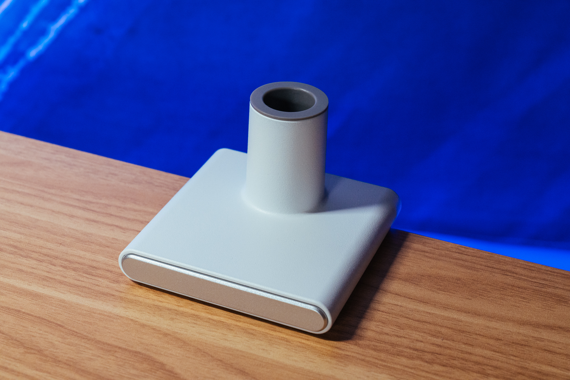 自己办公桌面布置,最简单的办公室桌面布置图