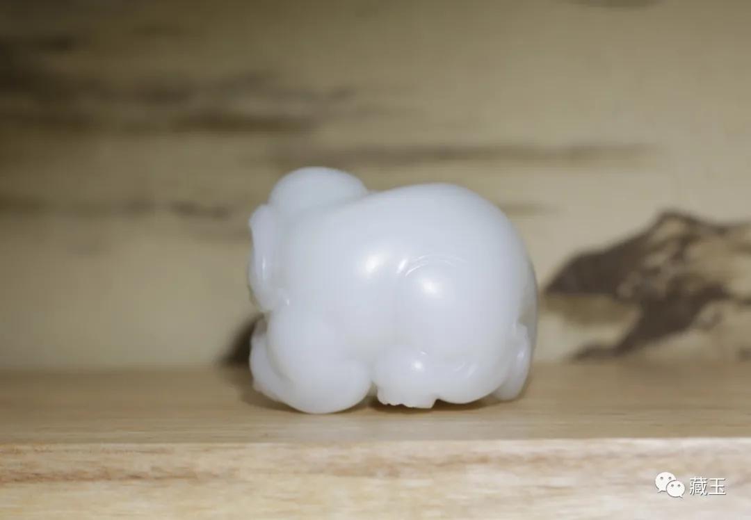 和田玉顶级山料价格表,顶级的和田玉山料是什么样的