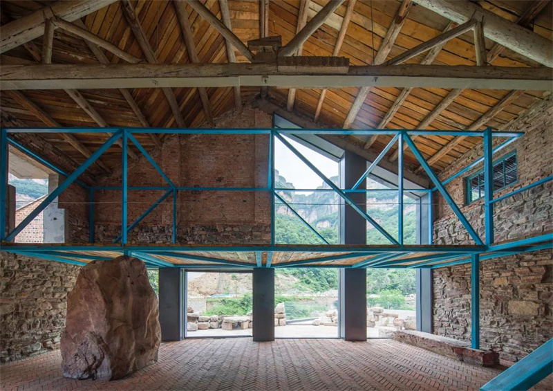 太行新宇美术馆拍照姿势,石板岩新宇美术馆