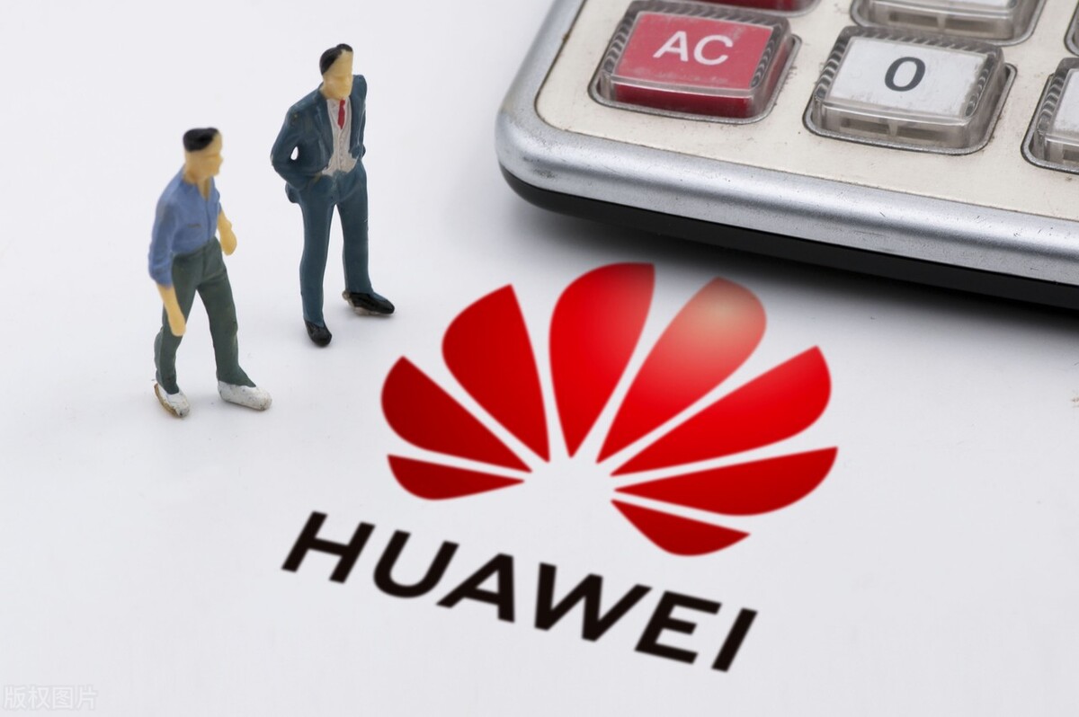 足球先生莱万呼声,莱万为什么和华为解约