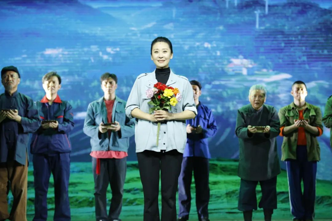 绮変笣瑙傜湅婕斿嚭瑙嗛,绮変笣瑙傚奖娲诲姩